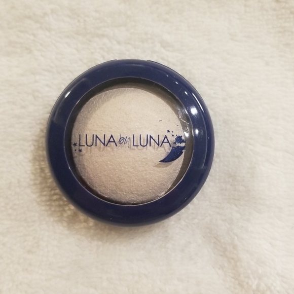 Luna by Luna Baked Highlighter in Crescent - Picture 1 of 4